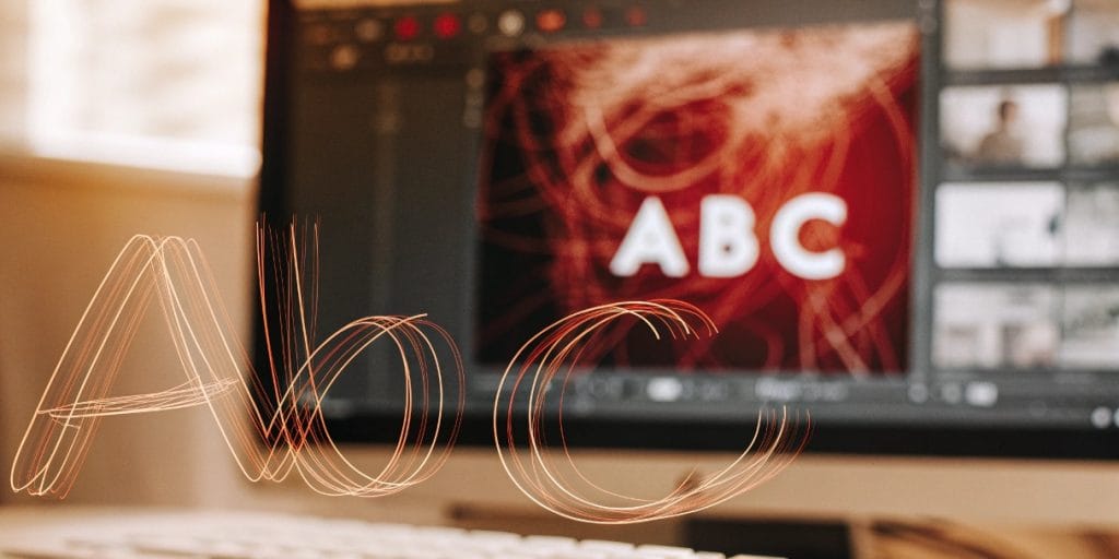 Introducción a los motion graphics básicos para mejorar vídeos.